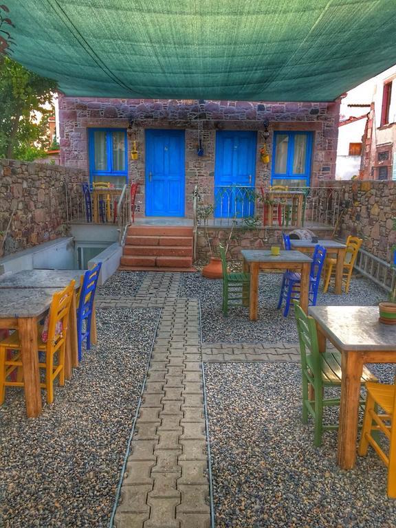Cundada Hotel Айвалык Экстерьер фото